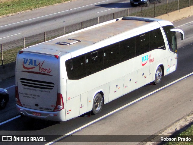 Val Vans Transportes e Turismo 529 na cidade de São José dos Campos, São Paulo, Brasil, por Robson Prado. Número da foto: #11751808.