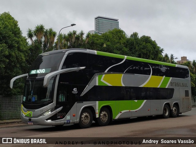 Brasil Sul Linhas Rodoviárias 3600 na cidade de Curitiba, Paraná, Brasil, por Andrey  Soares Vassão. ID da foto: 11753811.