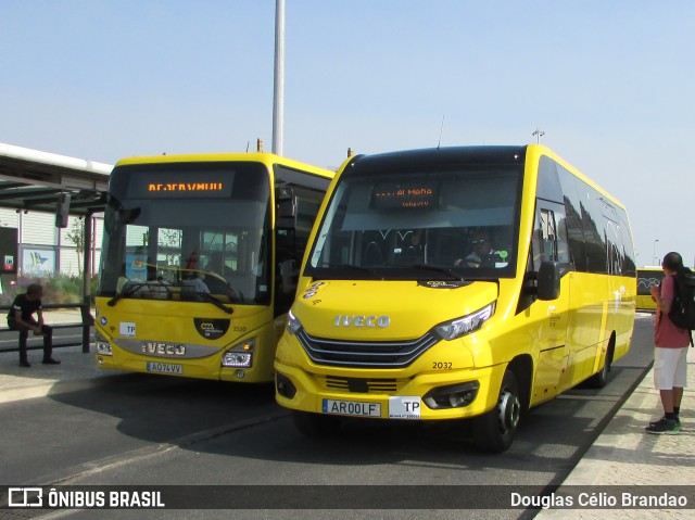 TST - Transportes Sul do Tejo 2032 na cidade de Almada, Setúbal, Portugal, por Douglas Célio Brandao. ID da foto: 11756662.