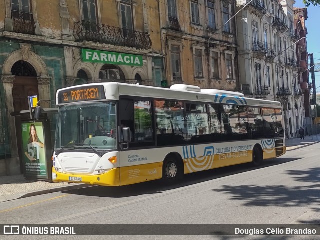 SMTUC - Serviços Municipalizados de Transportes Urbanos de Coimbra 342 na cidade de Coimbra, Coimbra, Portugal, por Douglas Célio Brandao. ID da foto: 11756913.