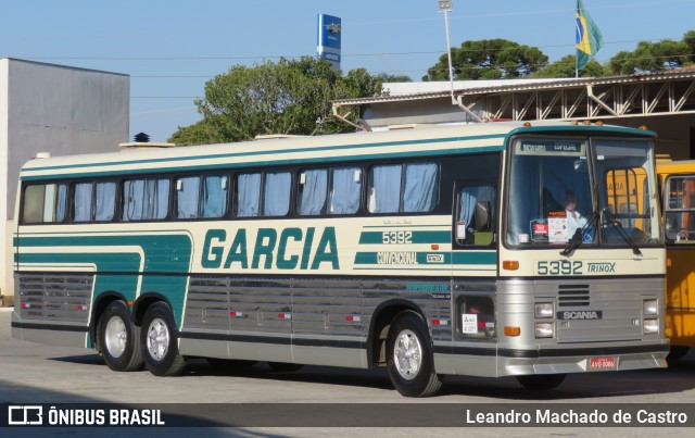 Viação Garcia 5392 na cidade de Curitiba, Paraná, Brasil, por Leandro Machado de Castro. Número da foto: #11757522.