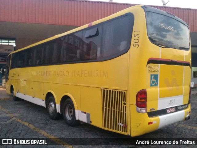 Viação Itapemirim 5051 na cidade de Manhuaçu, Minas Gerais, Brasil, por André Lourenço de Freitas. ID da foto: 11758379.