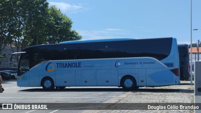 Ônibus da França 00 na cidade de Porto, Porto, Portugal, por Douglas Célio Brandao. ID da foto: 11760011.