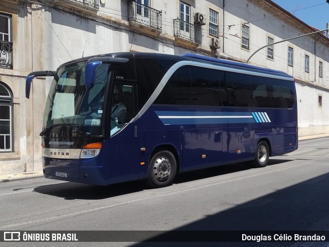 Autocarros sem Identificação 6742 na cidade de Coimbra, Coimbra, Portugal, por Douglas Célio Brandao. ID da foto: 11759619.