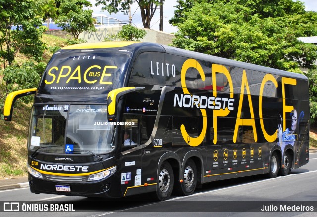 Expresso Nordeste 5700 na cidade de Campinas, São Paulo, Brasil, por Julio Medeiros. Número da foto: #11760062.