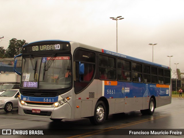 BB Transportes e Turismo 5861 na cidade de Barueri, São Paulo, Brasil, por Francisco Mauricio Freire. ID da foto: 11761827.