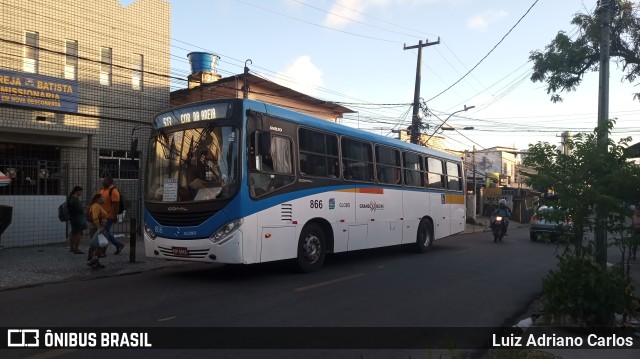Transportadora Globo 866 na cidade de Recife, Pernambuco, Brasil, por Luiz Adriano Carlos. Número da foto: #11763049.