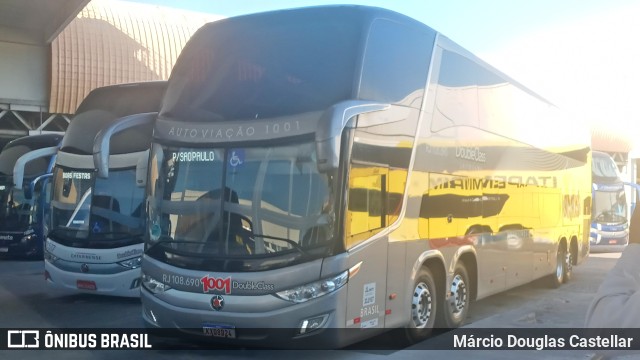 Auto Viação 1001 RJ 108.690 na cidade de Rio de Janeiro, Rio de Janeiro, Brasil, por Márcio Douglas Castellar. ID da foto: 11765252.