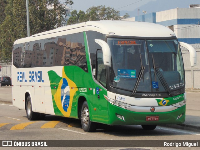 Real Brasil Turismo 280 na cidade de Rio de Janeiro, Rio de Janeiro, Brasil, por Rodrigo Miguel. Número da foto: #12452059.