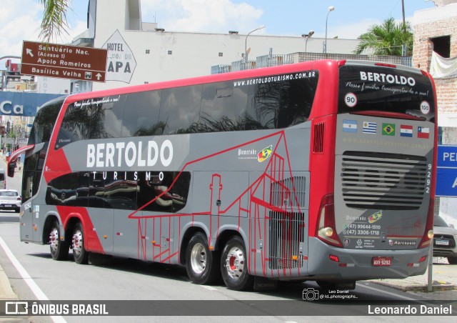 Bertoldo Turismo e Excursões 9292 na cidade de Aparecida, São Paulo, Brasil, por Leonardo Daniel. Número da foto: #12451718.