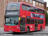 Metrobus E220 na cidade de London, Greater London, Inglaterra, por Fábio Takahashi Tanniguchi. Número da foto: #12452162.