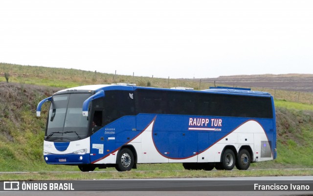Raupp Tur Turismo 2001 na cidade de Ourinhos, São Paulo, Brasil, por Francisco Ivano. Número da foto: #12480323.