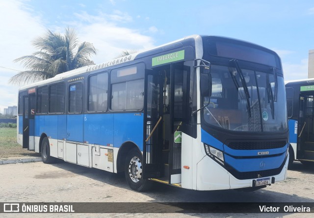 Ônibus Particulares A71514 na cidade de Rio de Janeiro, Rio de Janeiro, Brasil, por Victor  Oliveira. Número da foto: #12478740.