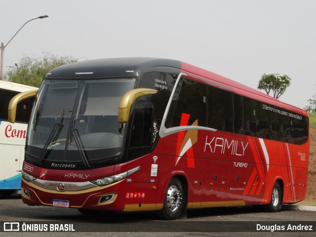 Kamily Turismo 9830 na cidade de Trindade, Goiás, Brasil, por Douglas Andrez. Número da foto: #12479402.