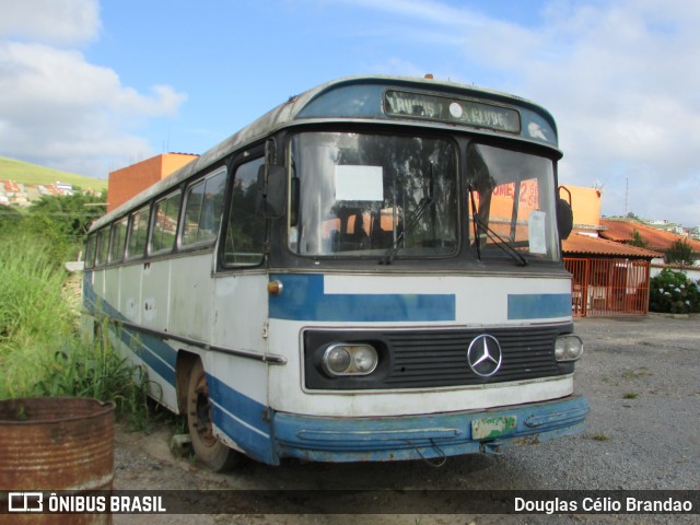 Ônibus Particulares 0000 na cidade de Carandaí, Minas Gerais, Brasil, por Douglas Célio Brandao. Número da foto: #12480136.