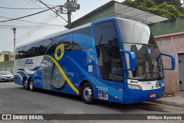 Arara Azul Turismo 2023 na cidade de Vila Velha, Espírito Santo, Brasil, por William Kennedy. Número da foto: #12481608.