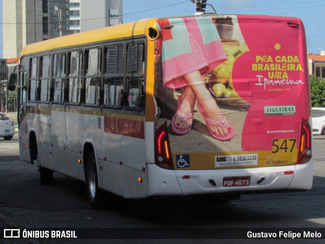 Empresa Metropolitana 547 na cidade de Recife, Pernambuco, Brasil, por Gustavo Felipe Melo. Número da foto: #12481909.