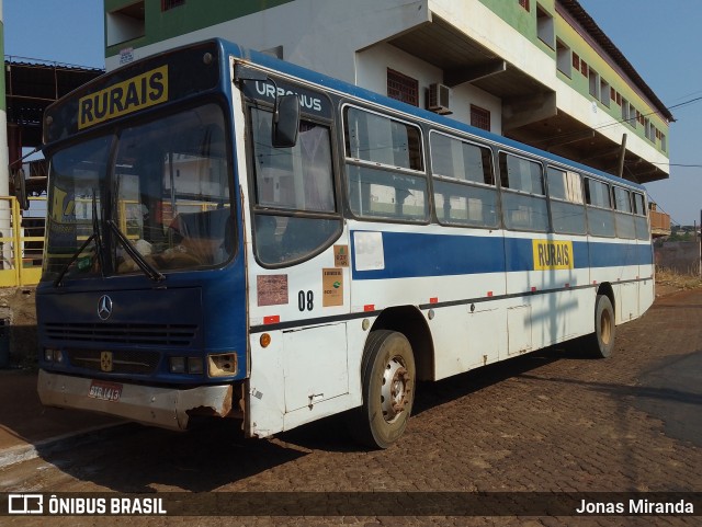 Ônibus Particulares RURAIS na cidade de Igarapava, São Paulo, Brasil, por Jonas Miranda. Número da foto: #12485186.