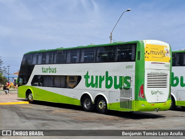 TurBus 4265 na cidade de El Tabo, San Antonio, Valparaíso, Chile, por Benjamín Tomás Lazo Acuña. Número da foto: #12489761.