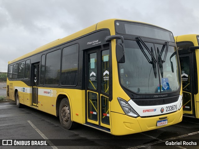 Viação Pioneira 233676 na cidade de Brasília, Distrito Federal, Brasil, por Gabriel Rocha. Número da foto: #12491027.