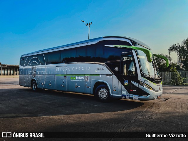 Viação Garcia 82039 na cidade de Curitiba, Paraná, Brasil, por Guilherme Vizzotto. Número da foto: #12490378.