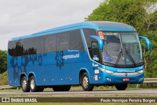 Expresso do Sul 17107 na cidade de Barra do Piraí, Rio de Janeiro, Brasil, por Paulo Henrique Pereira Borges. Número da foto: #12491777.