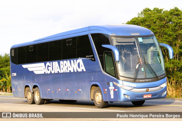 Viação Águia Branca 27380 na cidade de Barra do Piraí, Rio de Janeiro, Brasil, por Paulo Henrique Pereira Borges. Número da foto: #12491803.