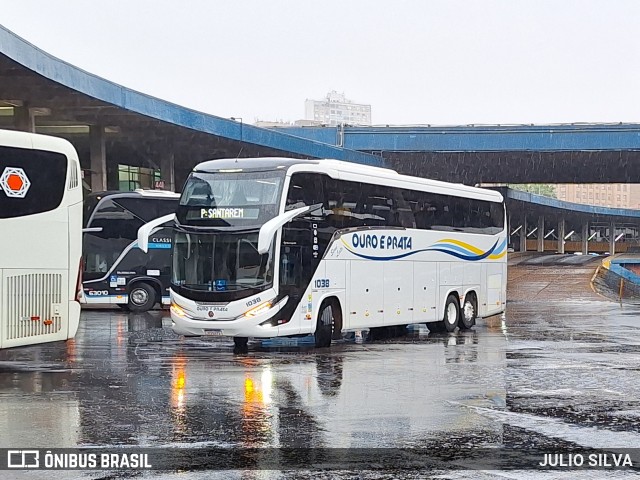 Viação Ouro e Prata 1038 na cidade de Porto Alegre, Rio Grande do Sul, Brasil, por JULIO SILVA. Número da foto: #12495242.