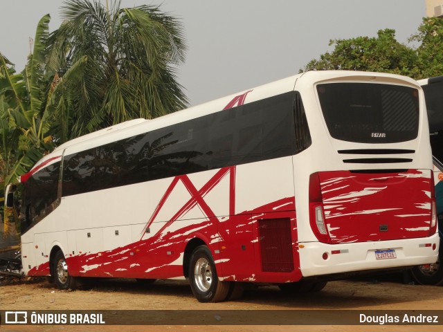 Ônibus Particulares 7426 na cidade de Trindade, Goiás, Brasil, por Douglas Andrez. Número da foto: #12496434.