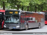 Carousel Buses 884 na cidade de High Wycombe, Buckinghamshire, Inglaterra, por Fábio Takahashi Tanniguchi. Número da foto: #:id.