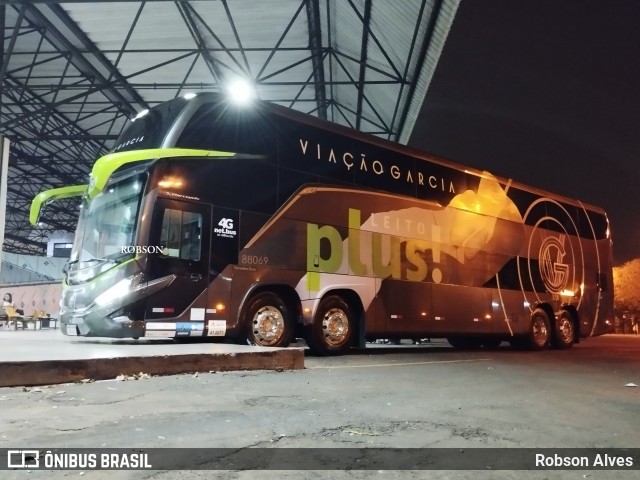 Viação Garcia 88069 na cidade de Paranavaí, Paraná, Brasil, por Robson Alves. Número da foto: #12455734.