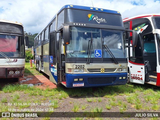 Rivertur Transportes e Fretamento 2202 na cidade de Porto Alegre, Rio Grande do Sul, Brasil, por JULIO SILVA. Número da foto: #12500889.