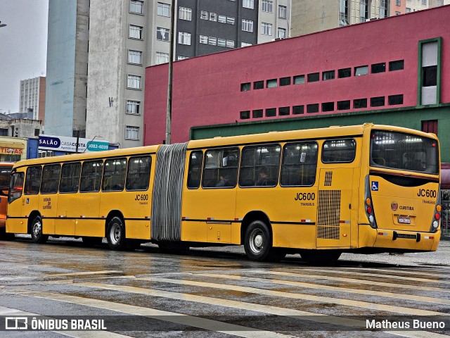 Expresso Azul JC600 na cidade de Curitiba, Paraná, Brasil, por Matheus Bueno. Número da foto: #12500882.