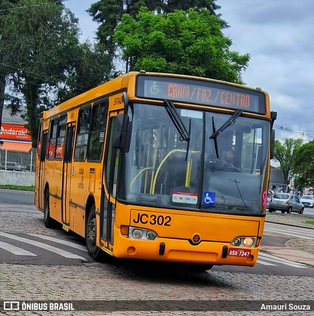 Expresso Azul JC302 na cidade de Curitiba, Paraná, Brasil, por Amauri Souza. Número da foto: #12498431.