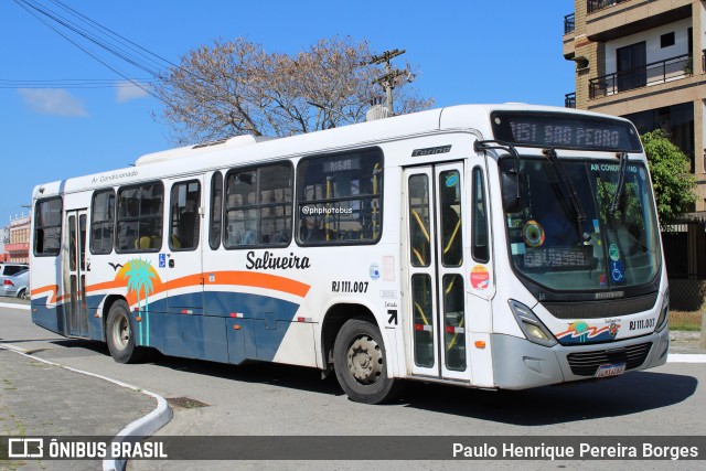 Auto Viação Salineira RJ 111.007 na cidade de São Pedro da Aldeia, Rio de Janeiro, Brasil, por Paulo Henrique Pereira Borges. Número da foto: #12503160.