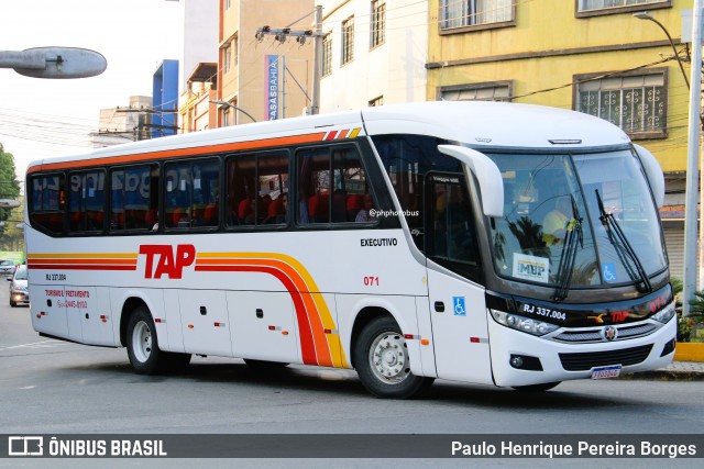 TAP Turismo e Fretamento 071 na cidade de Barra do Piraí, Rio de Janeiro, Brasil, por Paulo Henrique Pereira Borges. Número da foto: #12503237.