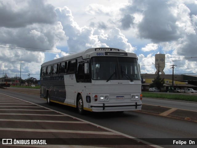 Master Bus Turismo 6800 na cidade de Cascavel, Paraná, Brasil, por Felipe  Dn. Número da foto: #12503887.