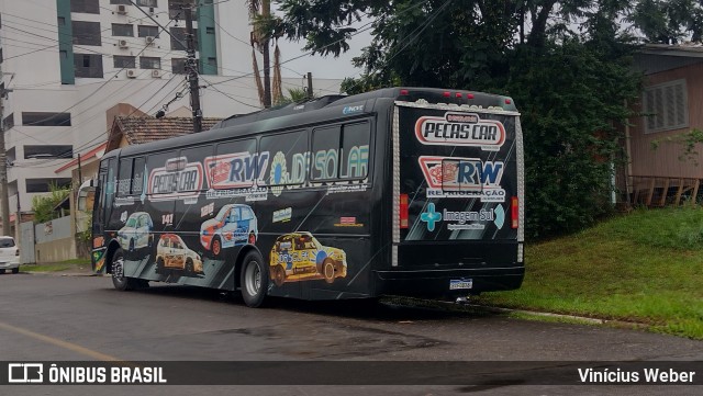 Ônibus Particulares  na cidade de Novo Hamburgo, Rio Grande do Sul, Brasil, por Vinícius Weber. Número da foto: #12504555.