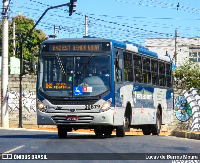 Milênio Transportes 30879 na cidade de Belo Horizonte, Minas Gerais, Brasil, por Lucas de Barros Moura. Número da foto: #12506683.