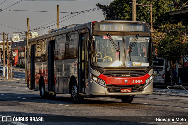 Allibus Transportes 4 5494 na cidade de São Paulo, São Paulo, Brasil, por Giovanni Melo. Número da foto: #12508764.