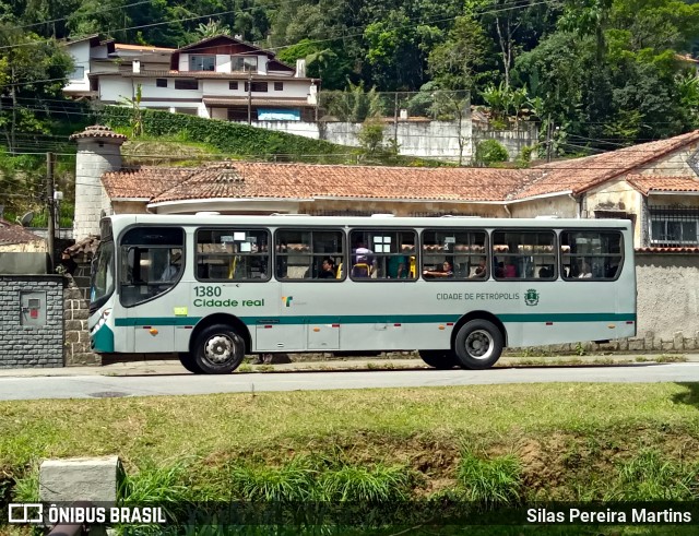 Cidade Real 1380 na cidade de Petrópolis, Rio de Janeiro, Brasil, por Silas Pereira Martins. Número da foto: #12509141.