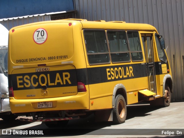 Escolares 7511 na cidade de Cascavel, Paraná, Brasil, por Felipe  Dn. Número da foto: #12506745.