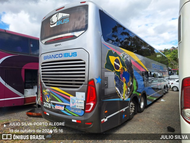 Branco Bus Transportes 2028 na cidade de Porto Alegre, Rio Grande do Sul, Brasil, por JULIO SILVA. Número da foto: #12506814.