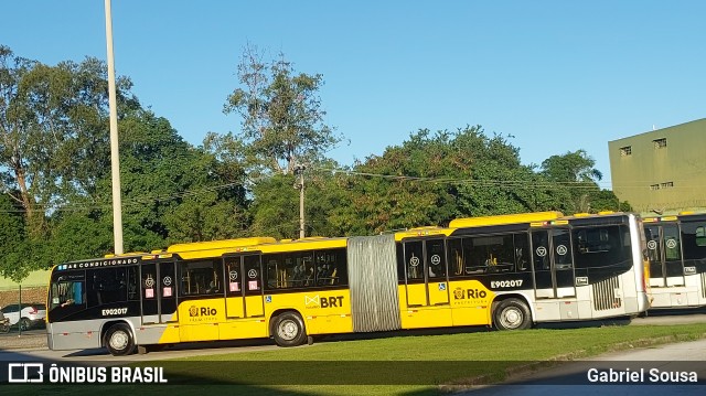 Mobi Rio E902017 na cidade de Rio de Janeiro, Rio de Janeiro, Brasil, por Gabriel Sousa. Número da foto: #12508700.