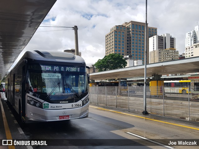 Via Sudeste Transportes S.A. 5 3564 na cidade de São Paulo, São Paulo, Brasil, por Joe Walczak. Número da foto: #12509988.