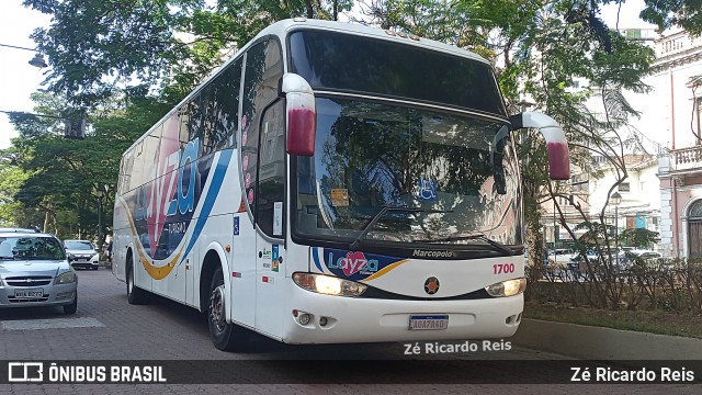 Layza Turismo 1700 na cidade de Petrópolis, Rio de Janeiro, Brasil, por Zé Ricardo Reis. Número da foto: #12509561.