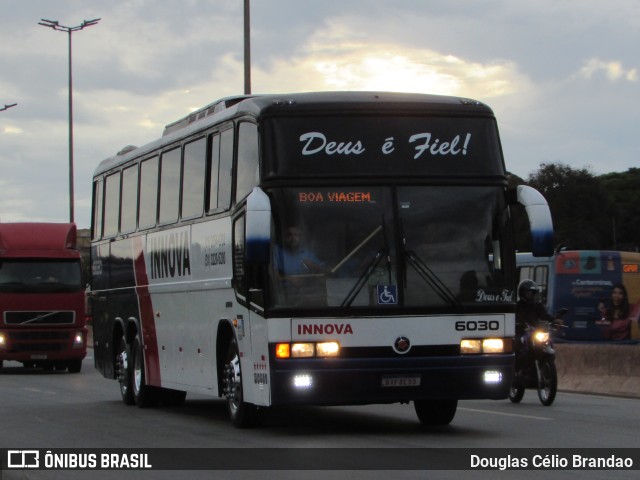 Innova Turismo 6030 na cidade de Belo Horizonte, Minas Gerais, Brasil, por Douglas Célio Brandao. Número da foto: #12511849.