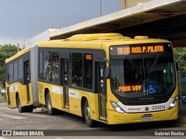 Viação Pioneira 234214 na cidade de Santa Maria, Distrito Federal, Brasil, por Gabriel Rocha. Número da foto: #12510926.