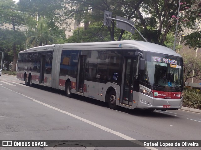 Viação Campo Belo 7 1686 na cidade de São Paulo, São Paulo, Brasil, por Rafael Lopes de Oliveira. Número da foto: #12511516.