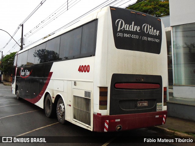 Padre Vitor Transporte e Turismo 4000 na cidade de Três Corações, Minas Gerais, Brasil, por Fábio Mateus Tibúrcio. Número da foto: #12511341.